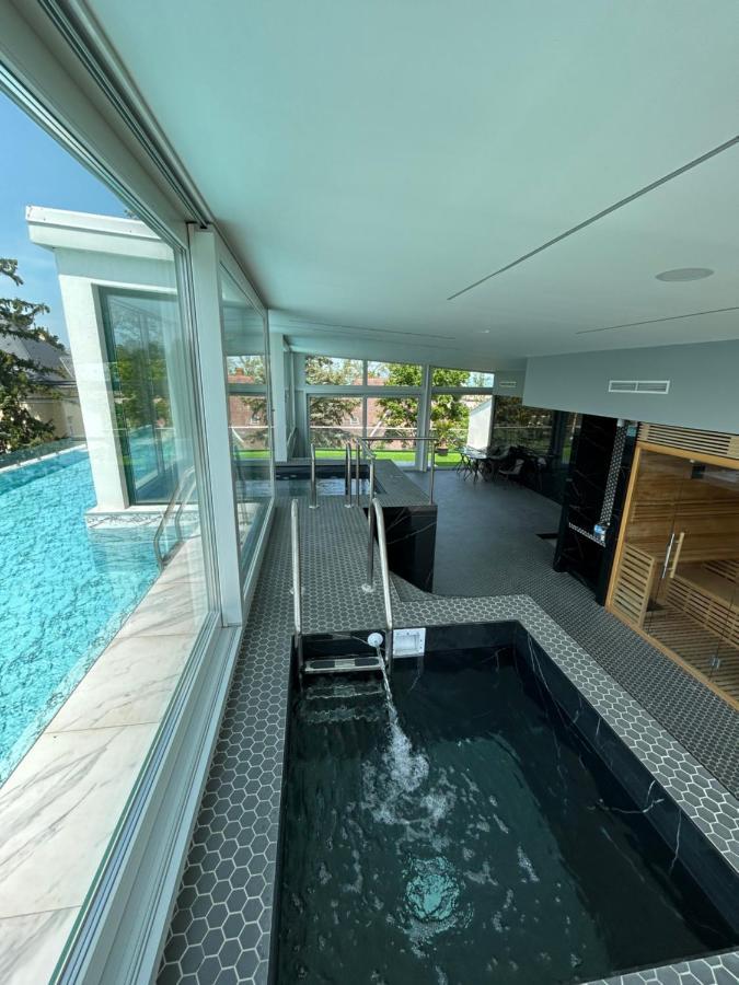 Villa Bauhaus Dream Deluxe T Siofok Luaran gambar