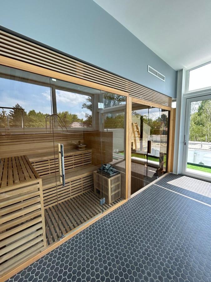Villa Bauhaus Dream Deluxe T Siofok Luaran gambar